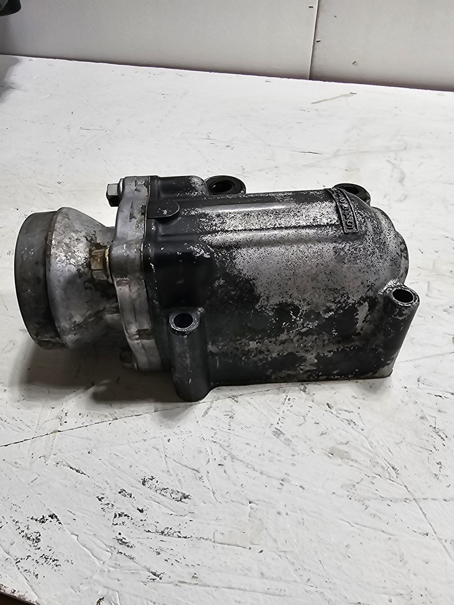 Kawasaki Bayou 220 250 Bevel Gear Output Shaft Case Housing 1992