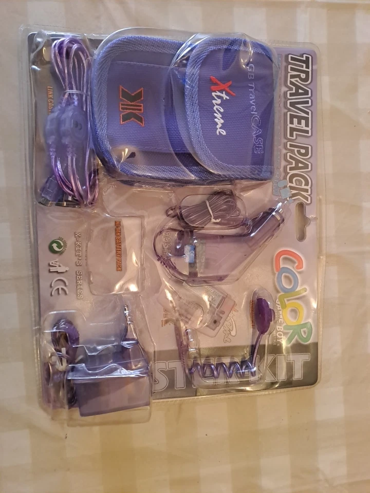 NINTENDO GAME BOY COLOR GBC MASTER PACK TRAVEL CASE POWER ADAPTER LINK CABLE NEW - Immagine 2 di 4