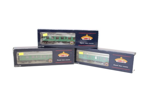 3x BACHMANN BR MKI Corridor SR Green 1:76 COACHES In 39-128A 39-028A 39 ...