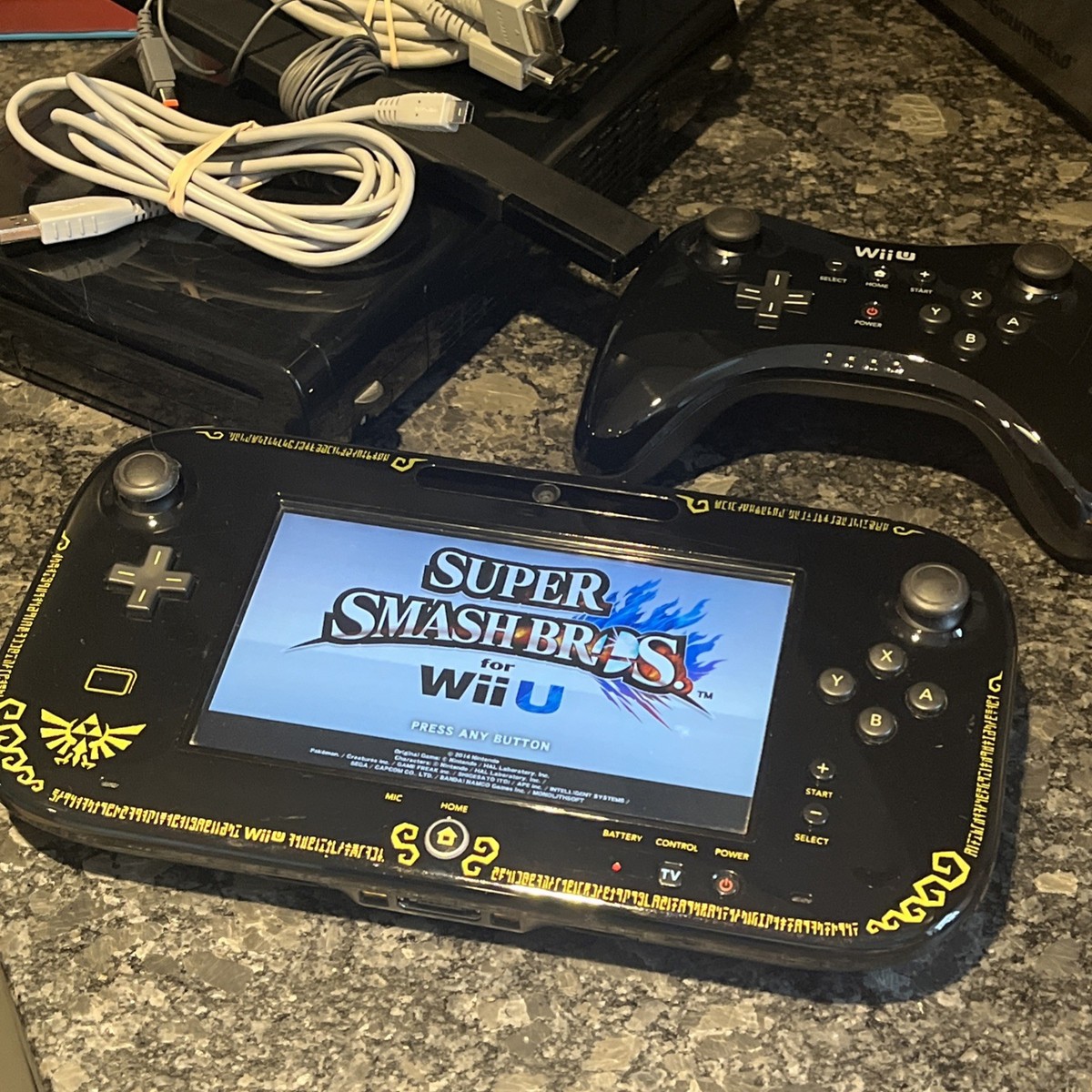 Nintendo Wii U Zelda Console 32GB Pro Controller Super Mario Super