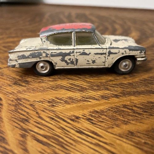 Corgi Toys 234 Ford Consul Classic 315 made in Great Britain 1/43 scale - Picture 5 of 16