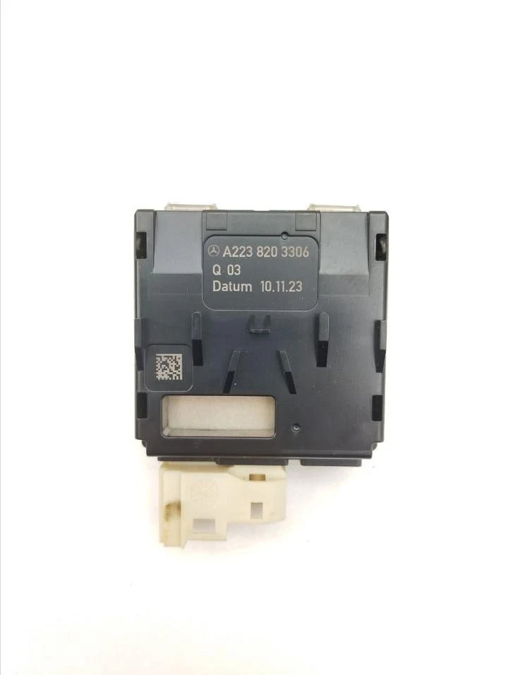 Input device Mercedes-Benz EQE TODOTERRENO 2024 USB A2238203306 - Image 2 of 4