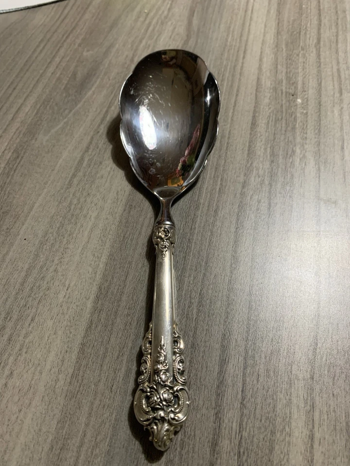Cuchara con mango para servir Wallace Grande barroca de plata de ley 9,5" ornamentada Foto 2 de 4