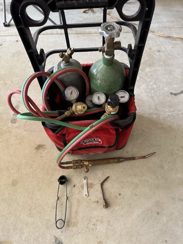 Lincoln Electric Oxy-Aceletylene Gas Welding & Cutting Kit Cylinders Torch Regu…