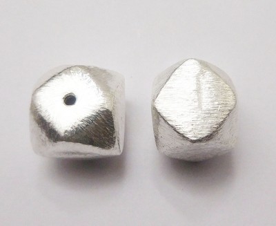 25 PCS 10MM HEXAGON BRUSHED BEAD STERLING SILVER PLATED 796