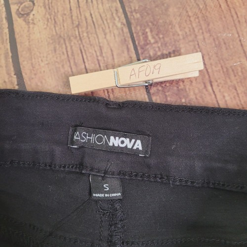 Fashion Nova Girls Shorts Black S Distressed Super High Rise Denim 2" Inseam - Picture 8 of 10