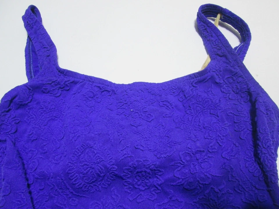 Traje de baño Athena para mujer talla 8 de una pieza púrpura forrado inalámbrico correas anchas floral Foto 4 de 4