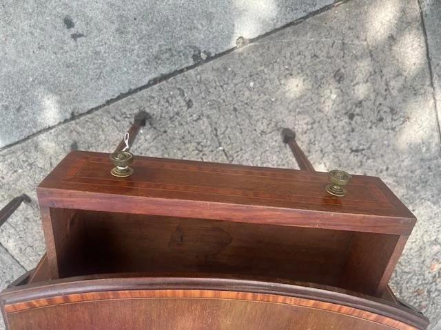 Antigua mesa eduardiana inglesa de caoba pequeña hoja caída incrustación de madera satinada Foto 2 de 4