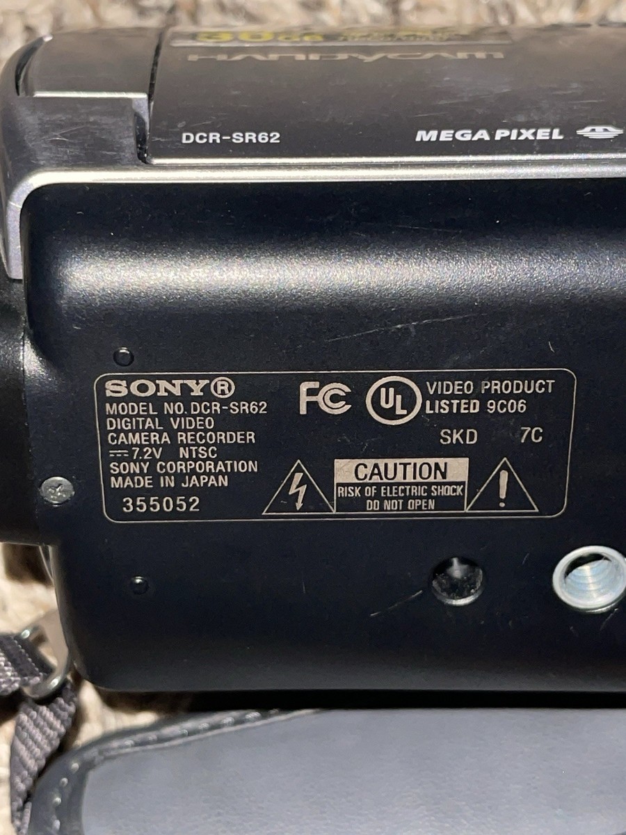【動作確認済】SONY　Handycam DCR-SR62 ドック付き　ソニー Sony Handycam DCR-SR62 (30 GB) Flash Media, Hard Drive Camcorder