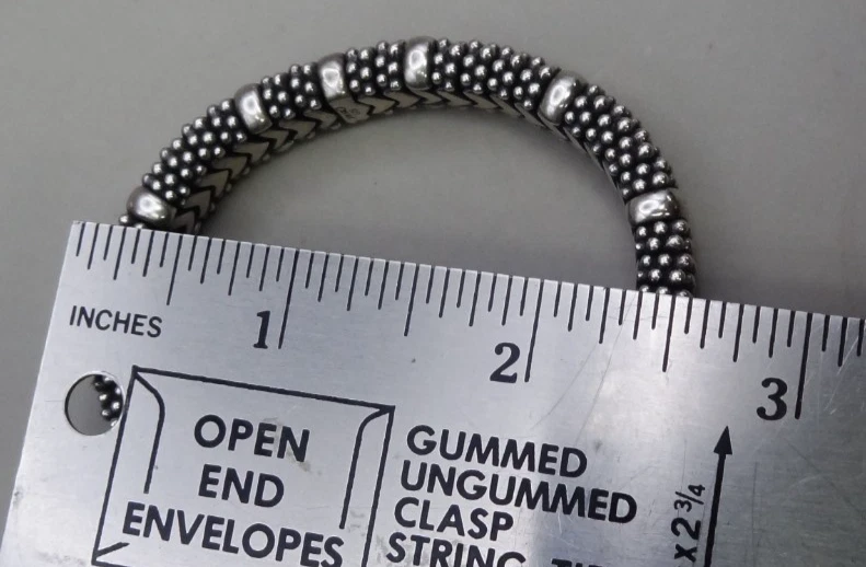 Brazalete de plata de ley Lagos Caviar M con topacio azul Foto 3 de 4