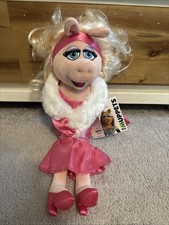 NWT The Muppets Miss Piggy Stuffed Plush Doll DISNEY Authentic 19 inch PINK