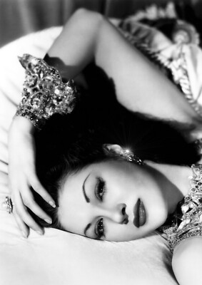 Yvonne De Carlo Monochrome Photo Print 09 (A4 Size-210 x 297mm-8.5'' x 11.75'')
