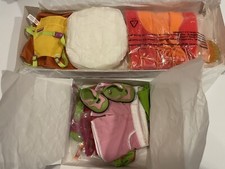 American Girl Doll Jess Kayak and Gear Set & Kayak Outfit - tutto nuovo in scatola