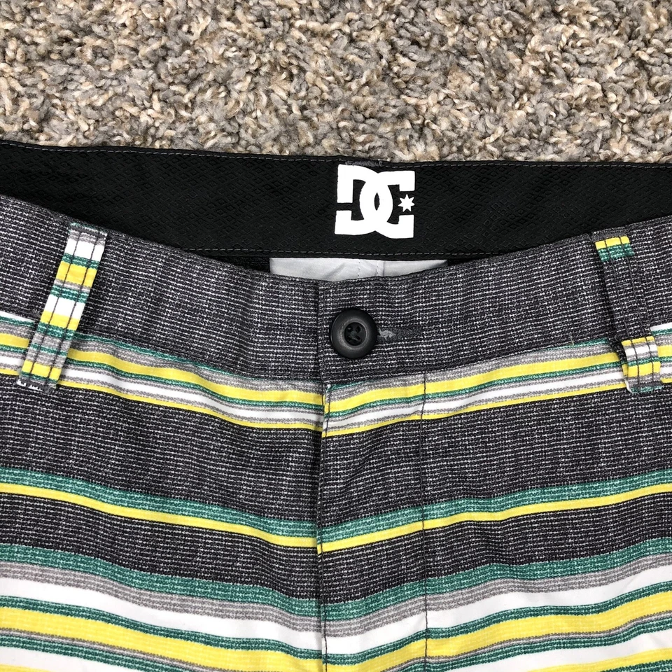 DC Shoes Hombres Talla 35 Negro Amarillo Verde Rayas Surf Bañador Skateboard Shorts Foto 2 de 4