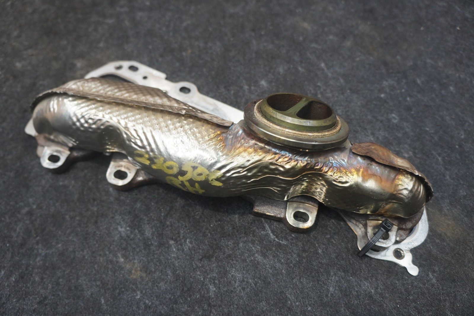 Right Exhaust Manifold Header Pipe 0P2253034A OEM Lamborghini Urus 2019