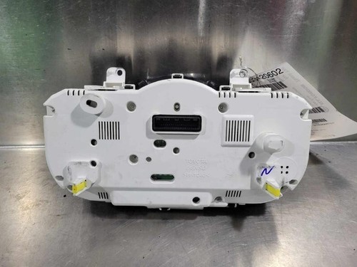 2010-2012 Toyota RAV4 Speedometer 4 cylinder - Picture 2 of 3