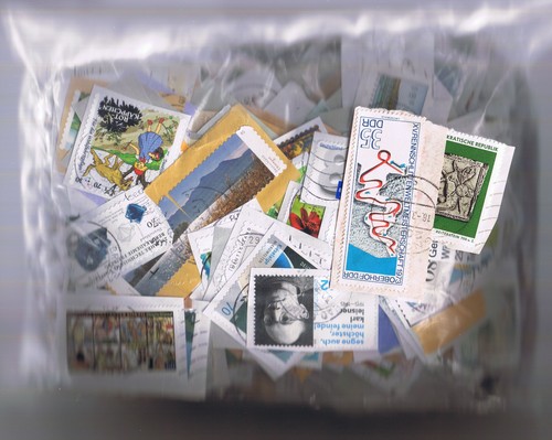 Briefmarken 1 Kg. Missionskiloware aus Kirchenspenden mit Älteren, Musterbild