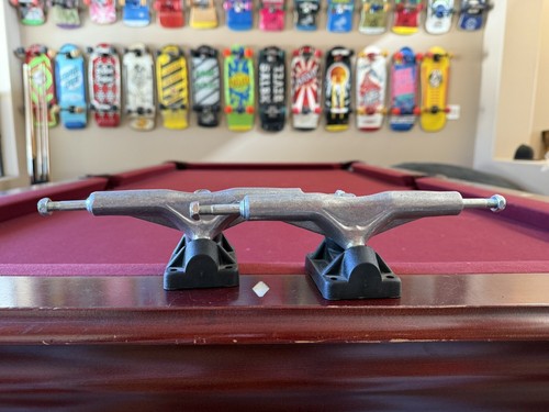 NOS Vintage Gullwing Trucks Super Pro Threes 80s Skateboard Old School Rare - Picture 4 of 8