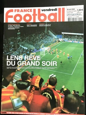 FRANCE FOOTBALL 26/04/2002; Lens-Gungamp en dernier match de saison pour le titr - Photo 1/2