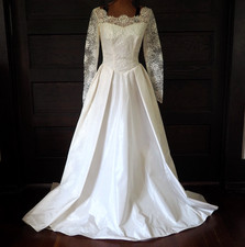 VTG 50s White Lace Taffeta Seed Pearl Button Wedding Gown ILGWU Train Dress Sz S