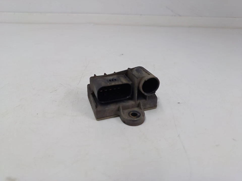 2013 MERCEDES-BENZ A Class W176 1.5 Diesel Glow Plugs Relay A6519001300 - Image 2 of 4