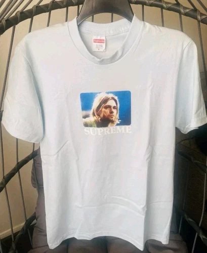 SS23 SUPREME KURT COBAIN TEE SHIRT BLEU PÂLE TAILLE S SMALL 2023 Nirvana Music