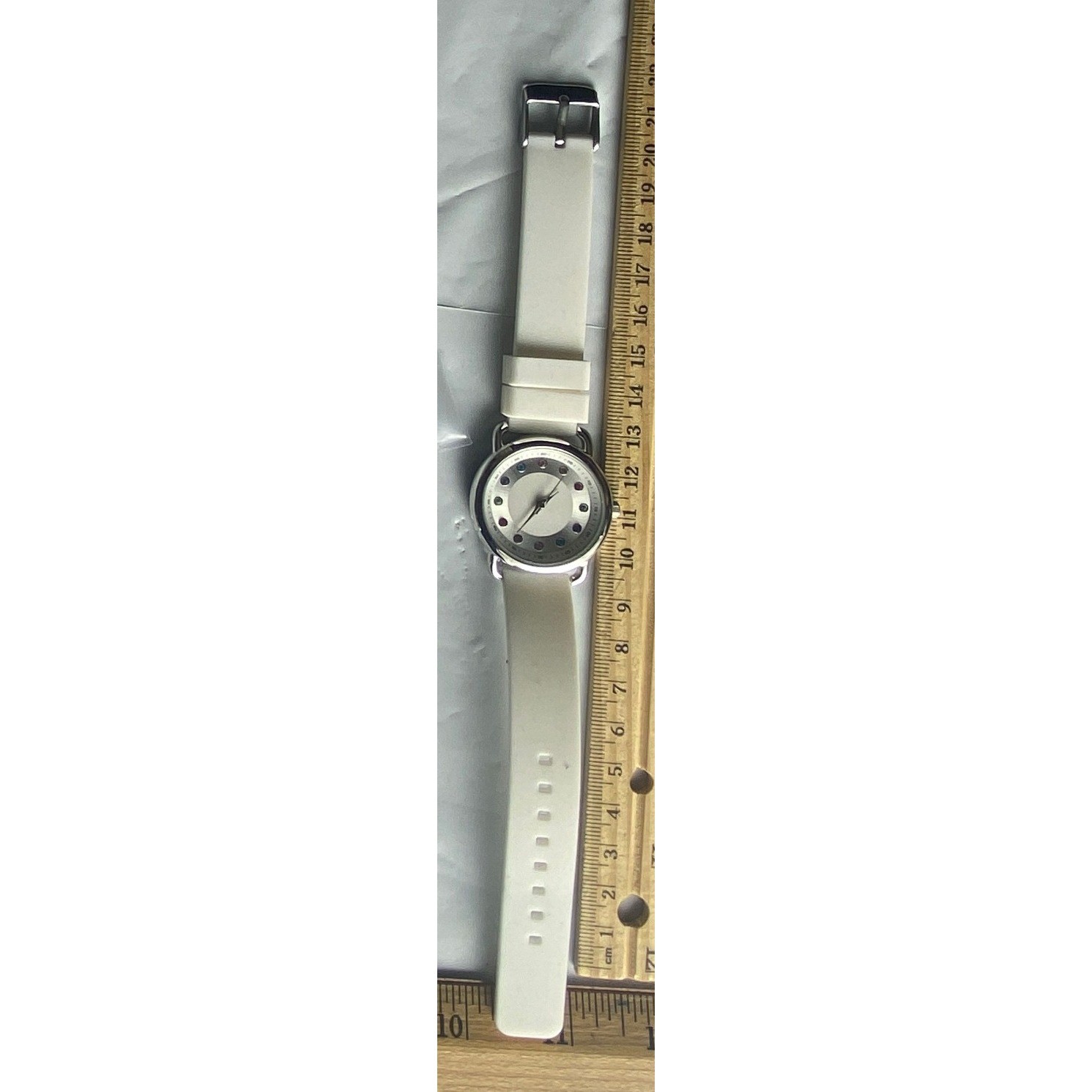 White Silicone Strap Watch - image 1
