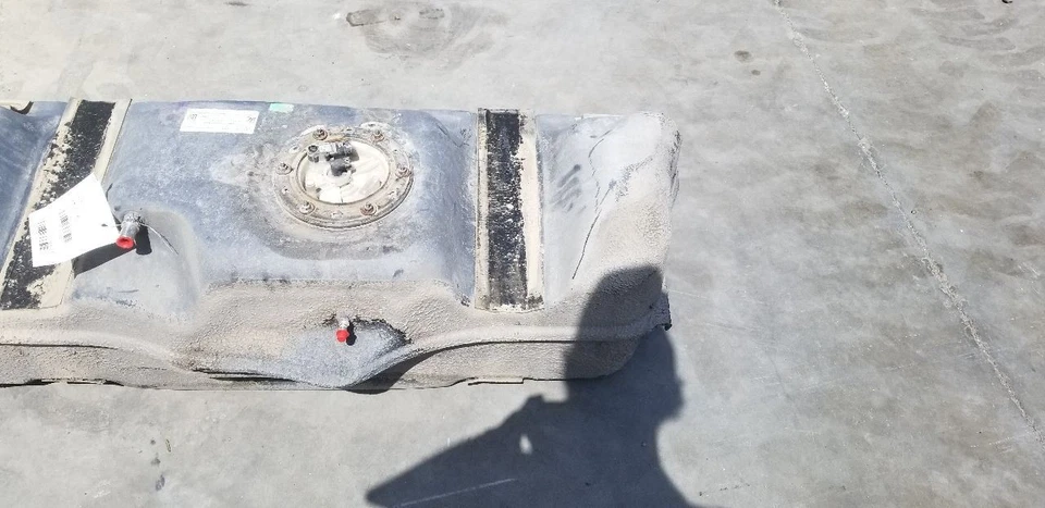 17 MERCEDES BENZ G63 AMG W463 5.5L GASOLINE FUEL TANK Foto 2 de 4