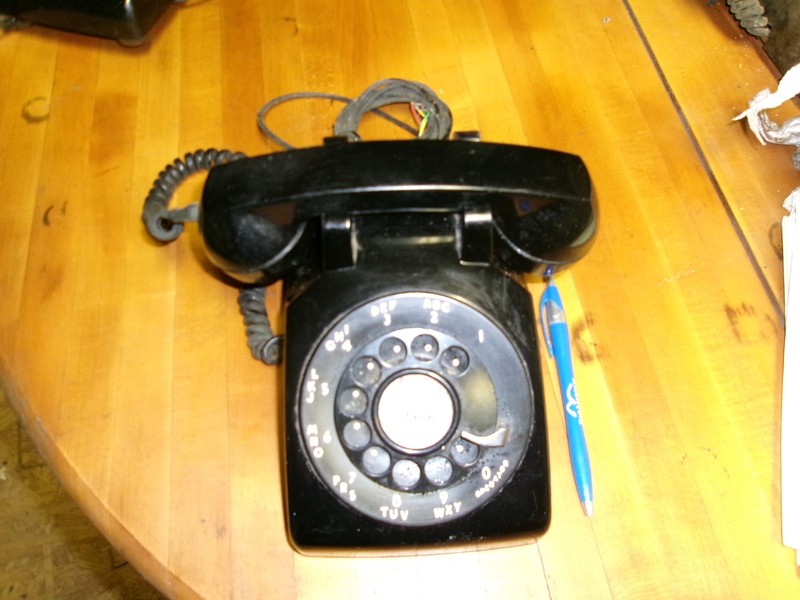 VINTAGE BLACK BELL SYSTEM ROTARY TELLEPHONE