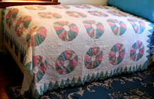 Vtg DRESDEN PLATE Hand Sewn FOLK ART QUILT 81  x69  Cotton Muslin PINK  GREEN