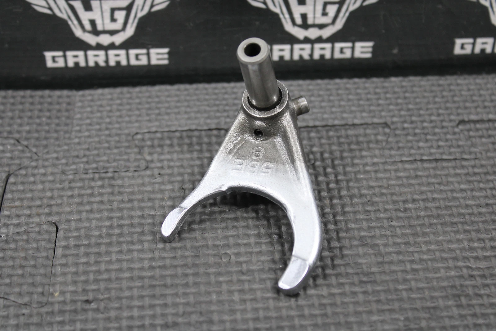 2002 YAMAHA 99-22 YZ250 2STROKE OEM TRANSMISSION LEFT SHIFT FORK