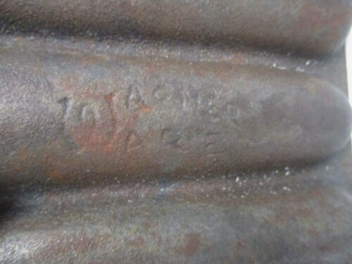 WAGNER WARE CAST IRON KRUSTY KORN KOBS CORN BREAD PAN 12" X 6" ANTIQUE - Picture 3 of 4
