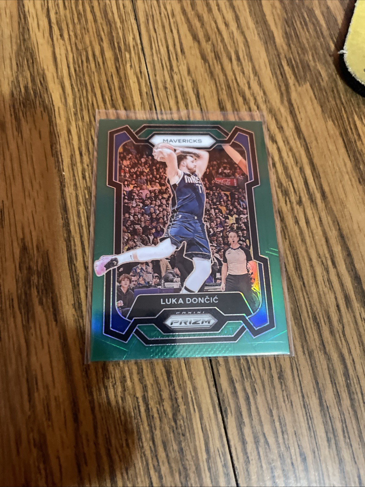2023-24 Panini Prizm Luka Doncic Green Prizm SP #110 HOT