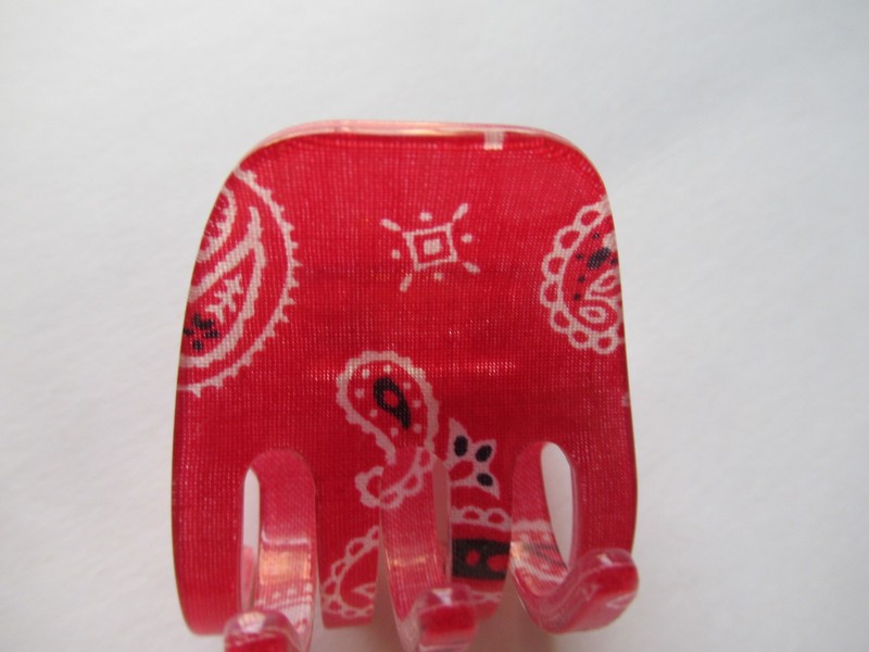 NWT FRANCE LUXE RED PAISLEY PATTERNED SMALL JAW - 1.5" X 1"