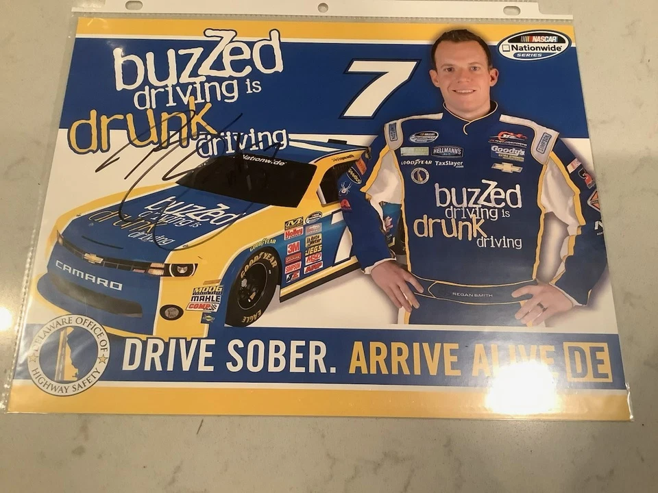 REGAN SMITH AUTOGRAFIADO 2013 TAXSLAYER APOYAMOS A NUESTRAS TROPAS FUNDIDO A PRESIÓN CON CERTIFICADO DE AUTENTICIDAD Y TARJETA Foto 3 de 4