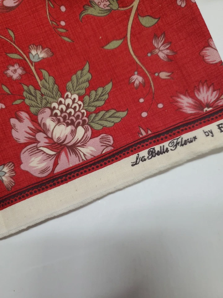 Tela General Francesa La Belle Flor Rojo Floral Moda Coser Edredón Fuera de Uso Cuarto Graso  Foto 2 de 2