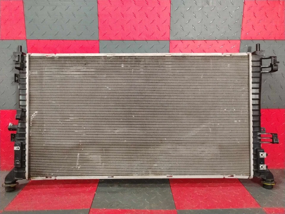 20-24 GMC Chevrolet Truck SUV 3,0 L diésel radiador principal (OEM 84943136) Foto 4 de 4