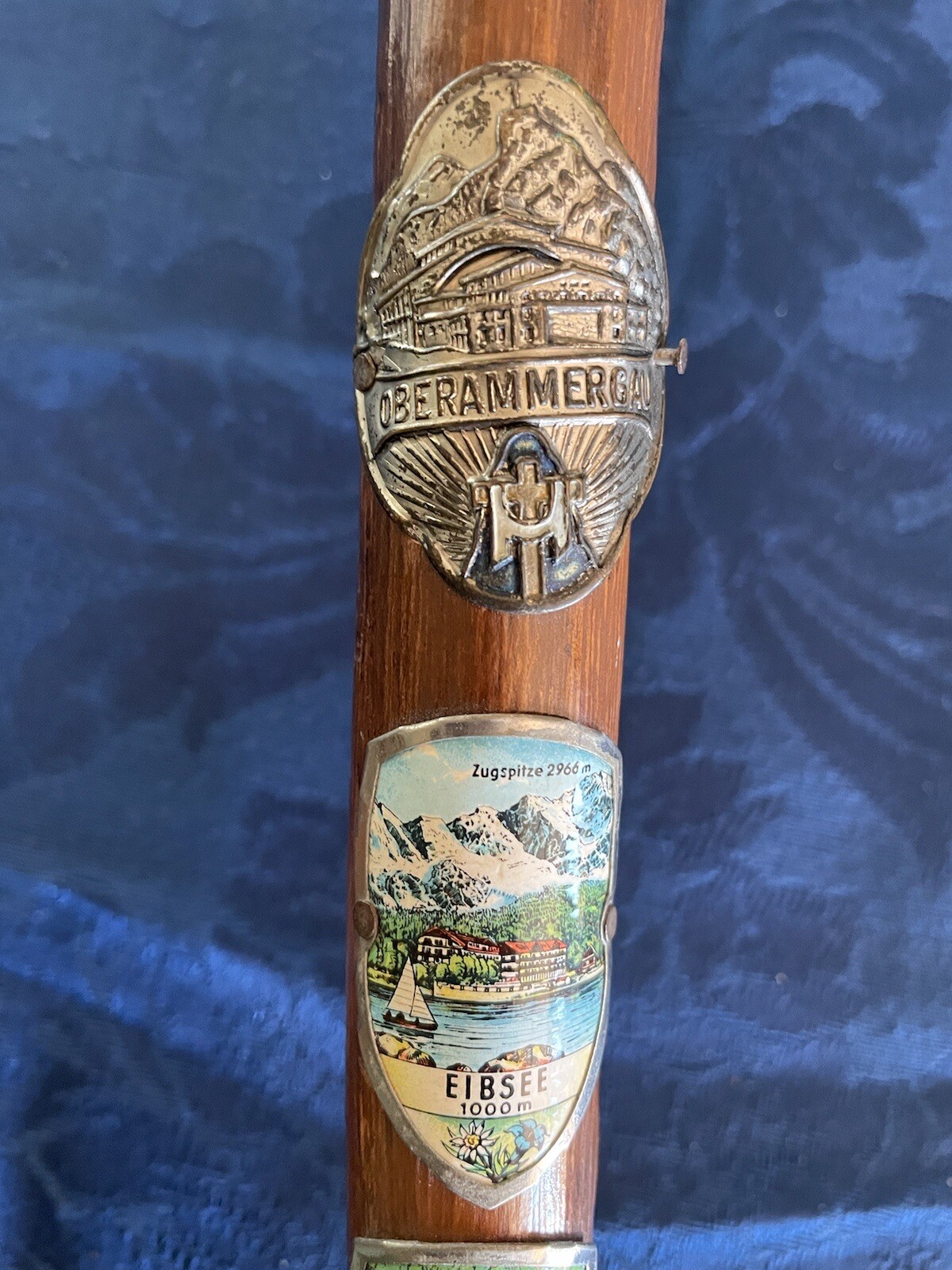 ANTIQUE GERMAN WALKING STICK CANE WITH 10 BADGES Gem