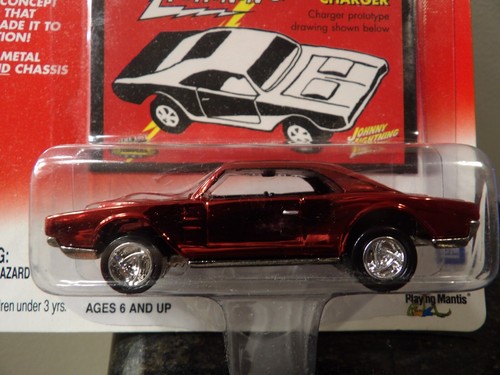 CUSTOM DODGE CHARGER 2001 JOHNNY LIGHTNING THE LOST TOPPERS 1:64