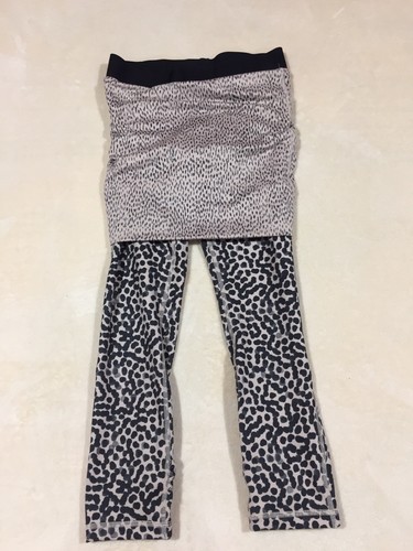 Skirted Crop Athletic Leggings Size 