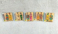 Vintage Attire Of Different States Handgemaltes Motiv Auf Schirm-Beiwerk CB324