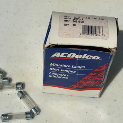 Genuine ACDelco GM L212-2 Interior Courtesy Dome Bulbs 9431809 New OEM Qty: 2
