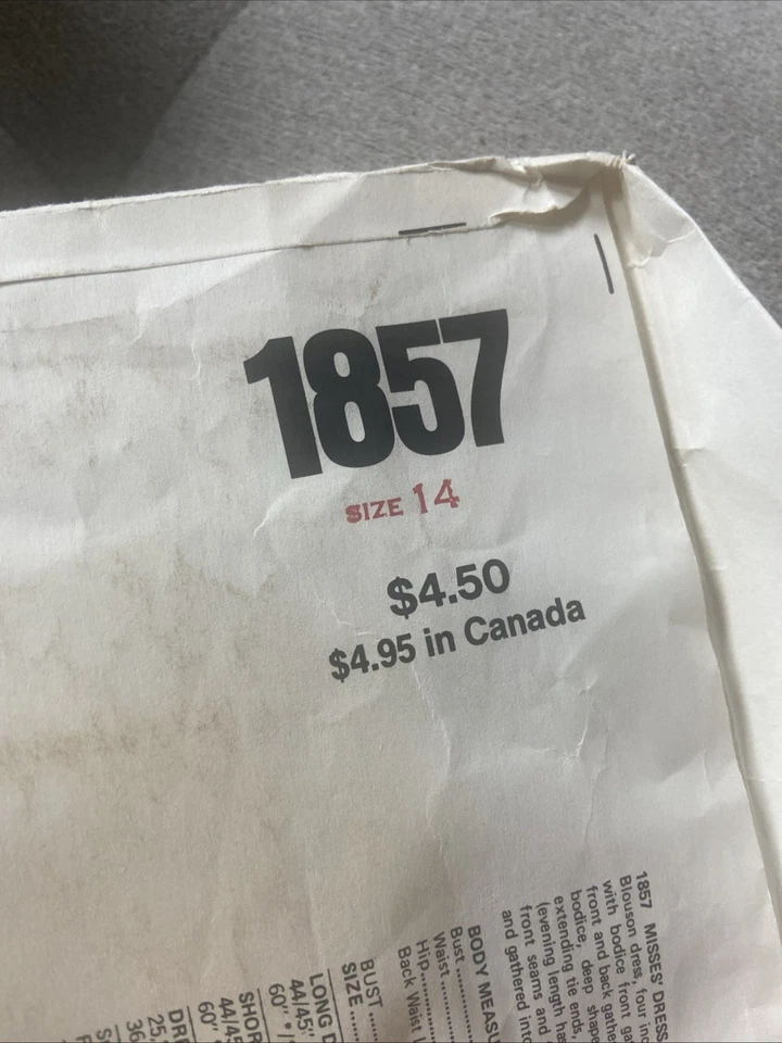 Vestido Blusa Vogue Pierre Balmain Patrón 1857 - COMPLETO - Talla 14 Misses' Foto 4 de 4