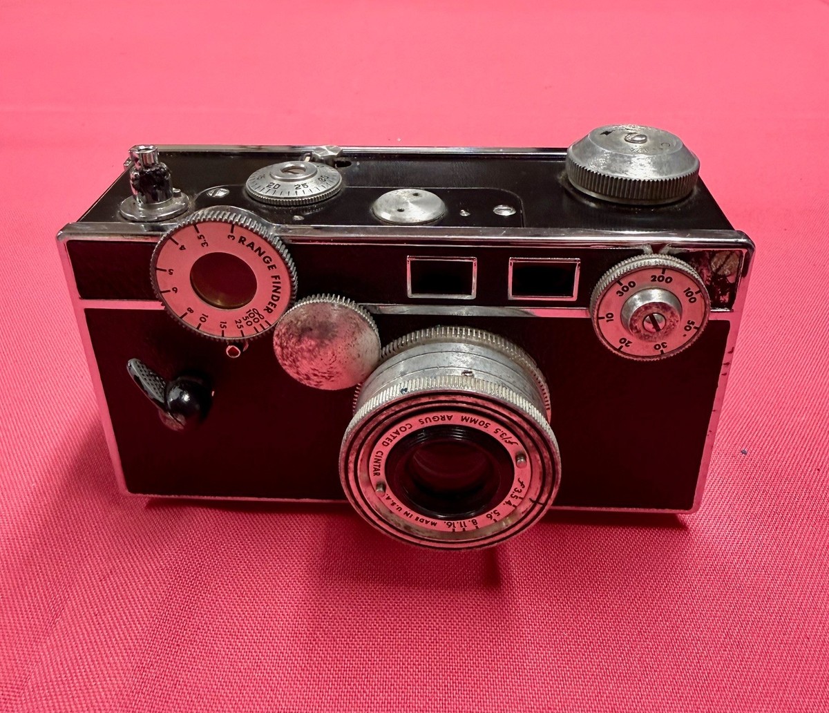 Vintage Argus C3 35mm Rangefinder Brick Camera w/ Coated Cintar