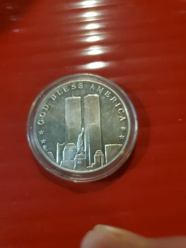 1 Troy Oz .999 Fine Silver 9/11 Commemorative Coin W/ Twin Towers & Waving Flag