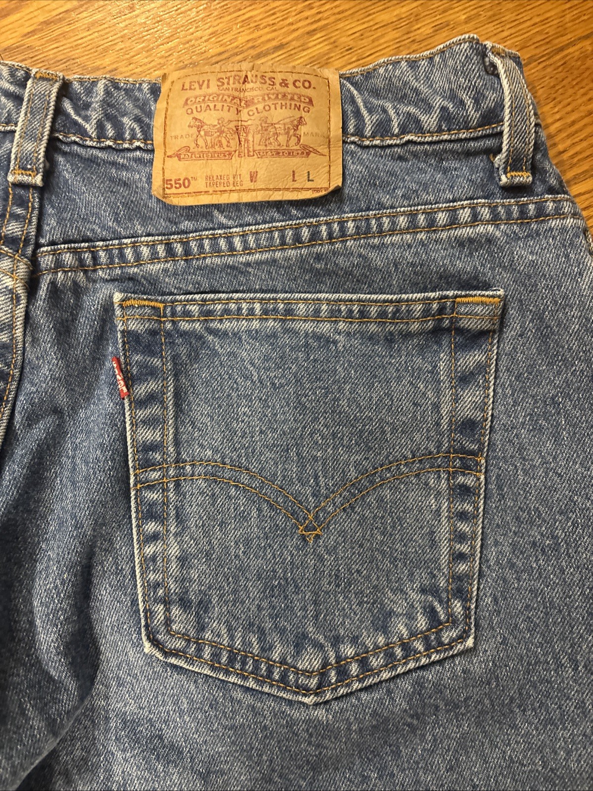 Vintage Levi’s 550 Made In USA Medium Wash EUC 36/32 Denim Jeans Relaxed Fit