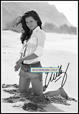 Evangeline Lilly, handsigniert, Baumwoll-Leinwandbild. Limited Edition (LE-6)
