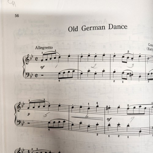 Vol. 27 More Easy Classics to Moderns Music for Millions Series Song Book - Imagen 15 de 17