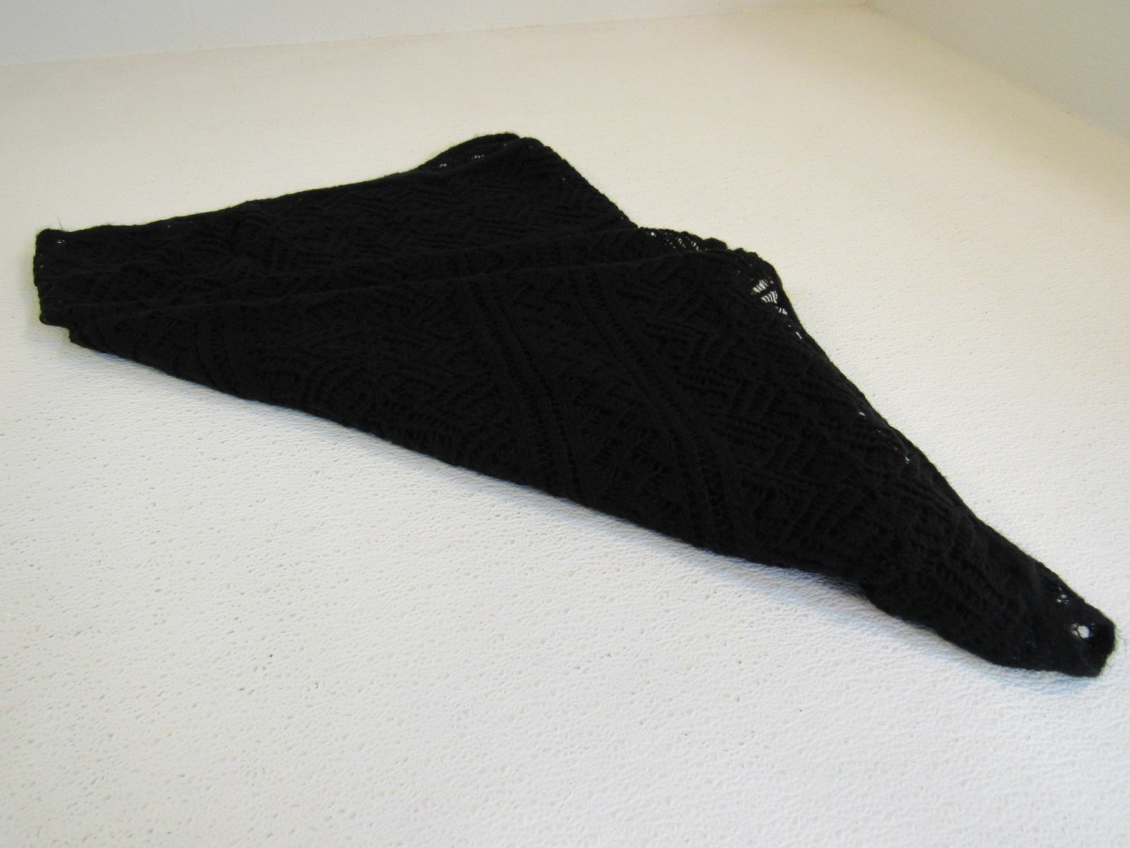 Designer Scarf 34-in Black Infinity Acrylic Female