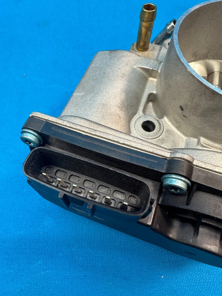 Cuerpo electrónico del acelerador de inyección de combustible Dorman 977-325 para Nissan 2013-2019 Foto 3 de 4